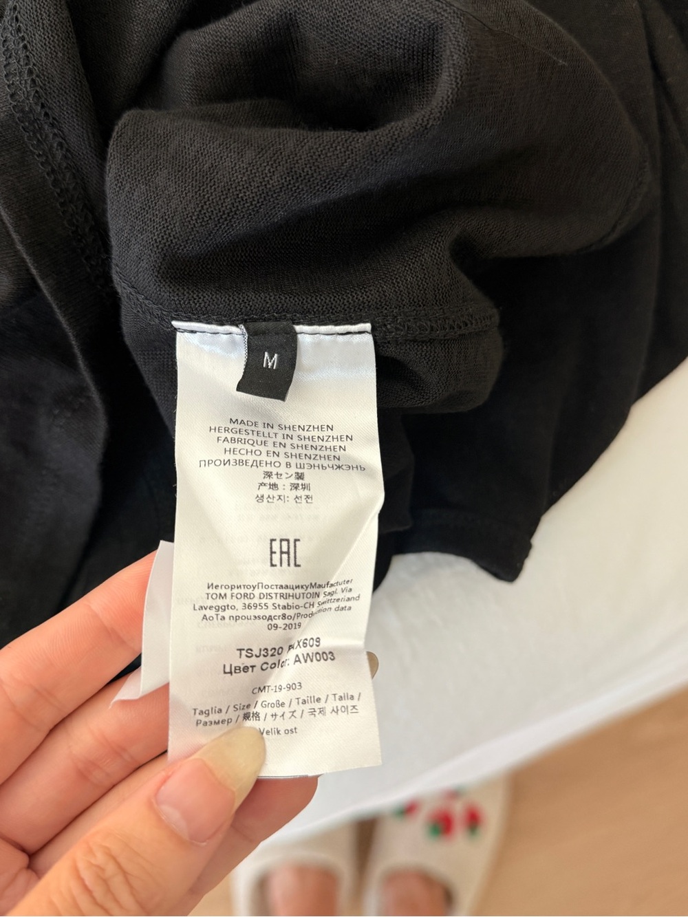 Tom Ford Black Linen Short Sleeve V-Neck Tee - Picture 4 of 4
